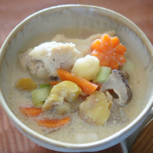 具だくさん栗の豆乳味噌スープ